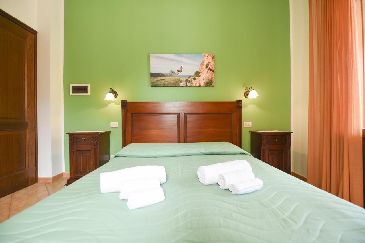Aurora Castelluzzo Bed & Breakfast Bagian luar foto