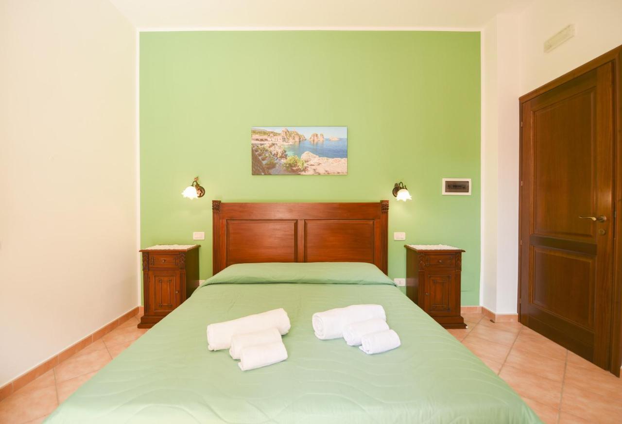 Aurora Castelluzzo Bed & Breakfast Bagian luar foto