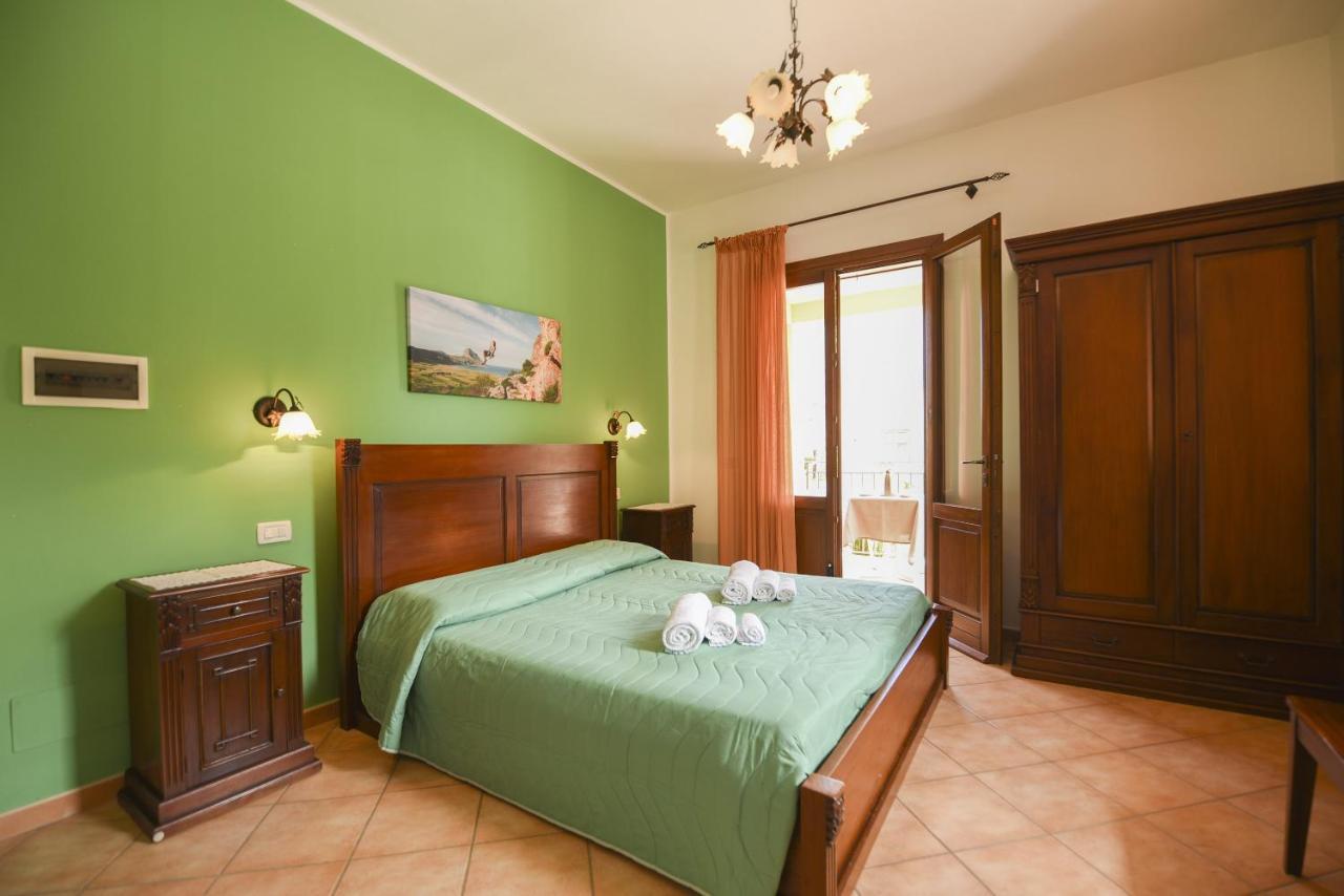 Aurora Castelluzzo Bed & Breakfast Bagian luar foto