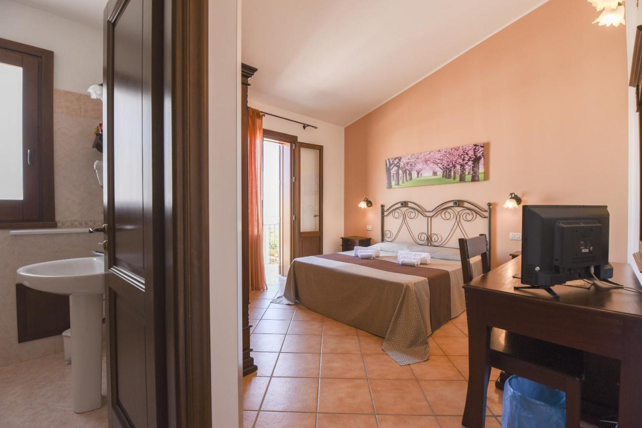 Aurora Castelluzzo Bed & Breakfast Bagian luar foto