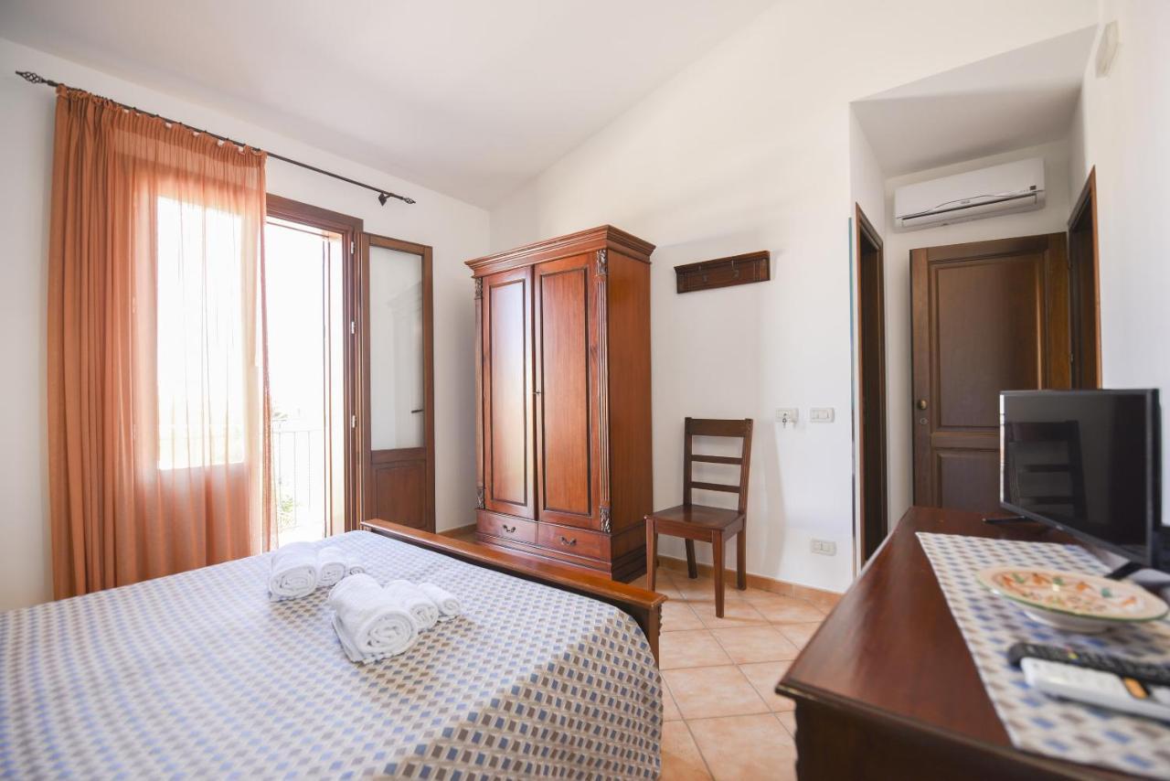 Aurora Castelluzzo Bed & Breakfast Bagian luar foto