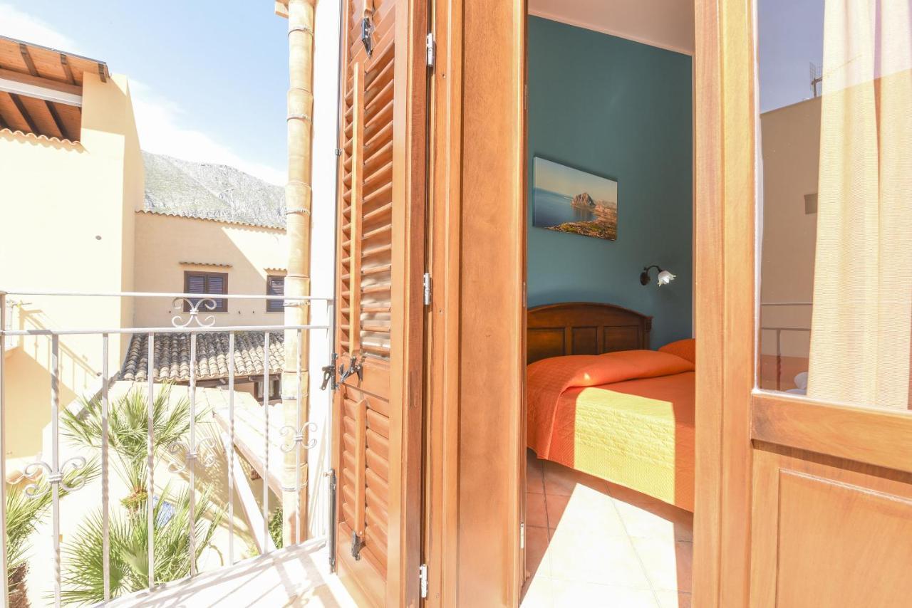 Aurora Castelluzzo Bed & Breakfast Bagian luar foto