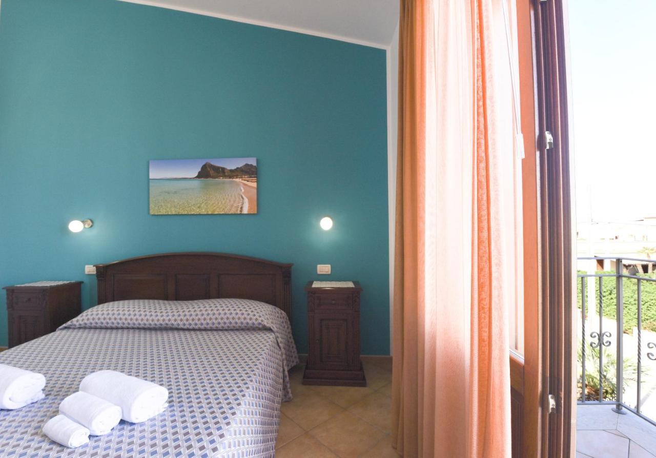 Aurora Castelluzzo Bed & Breakfast Bagian luar foto