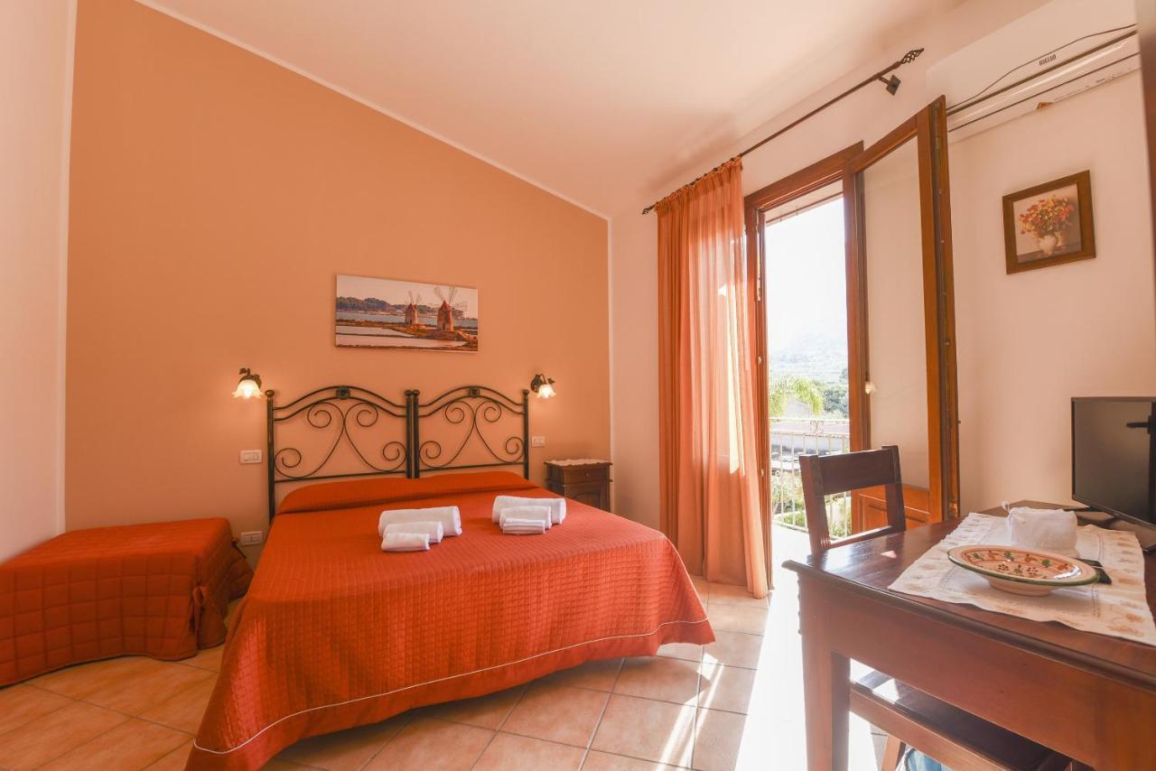 Aurora Castelluzzo Bed & Breakfast Bagian luar foto