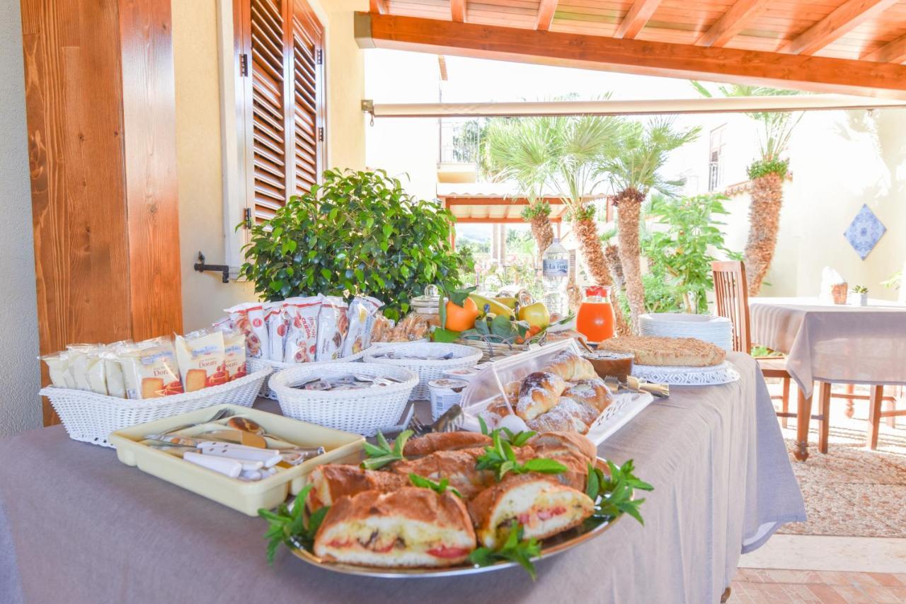 Aurora Castelluzzo Bed & Breakfast Bagian luar foto
