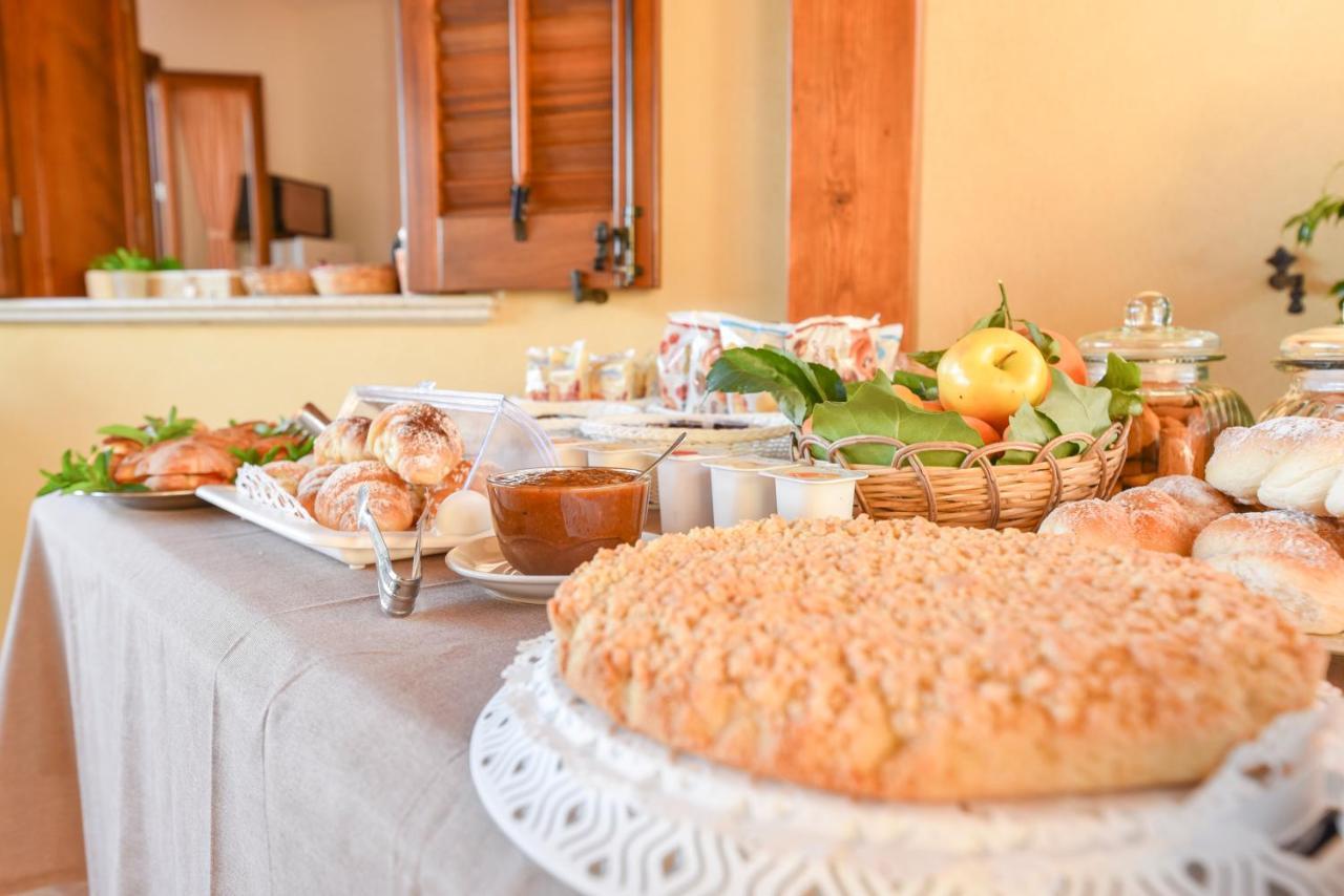 Aurora Castelluzzo Bed & Breakfast Bagian luar foto
