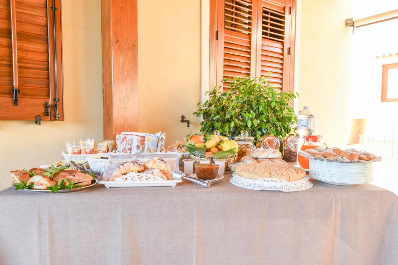 Aurora Castelluzzo Bed & Breakfast Bagian luar foto