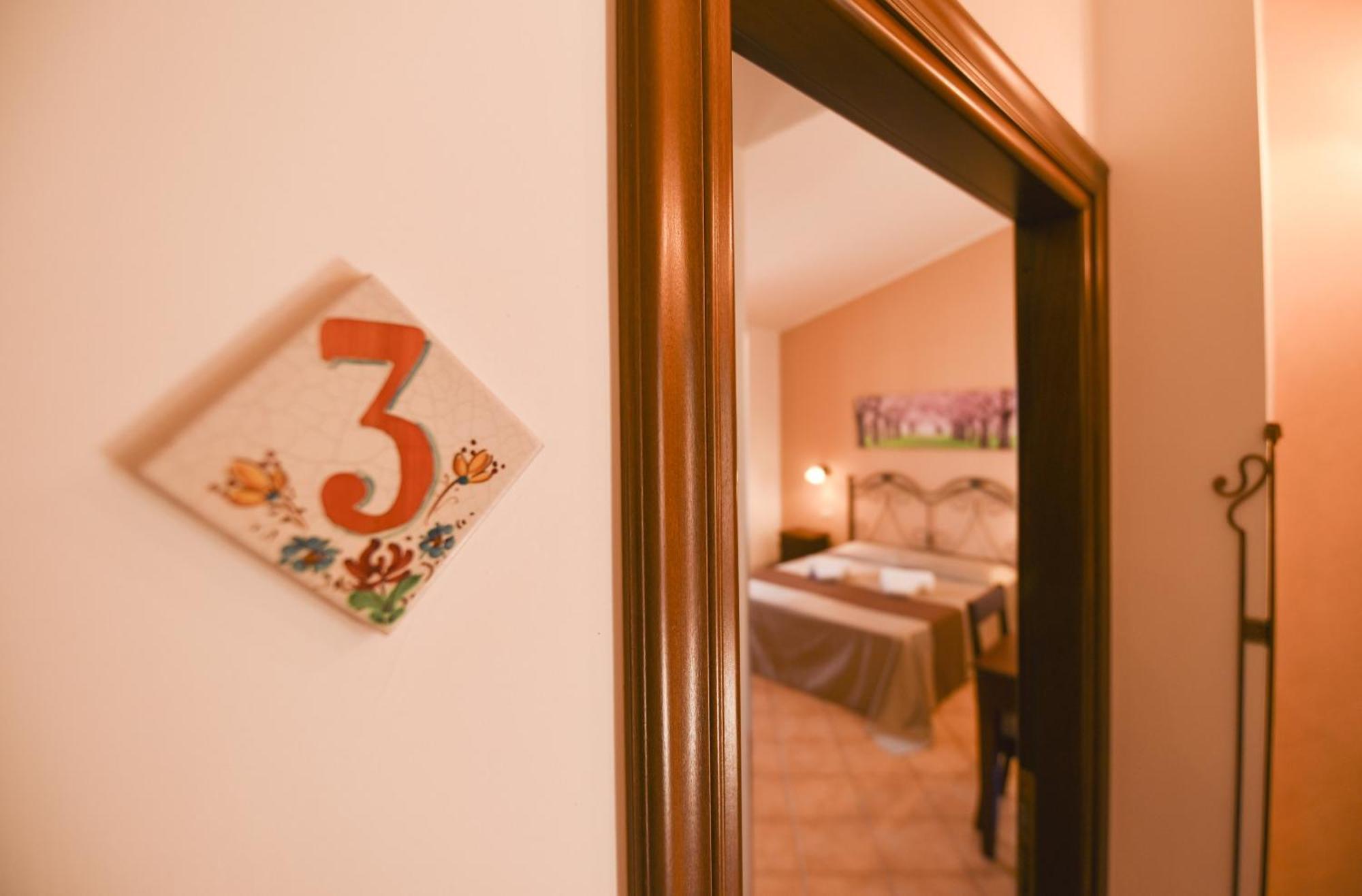 Aurora Castelluzzo Bed & Breakfast Ruang foto