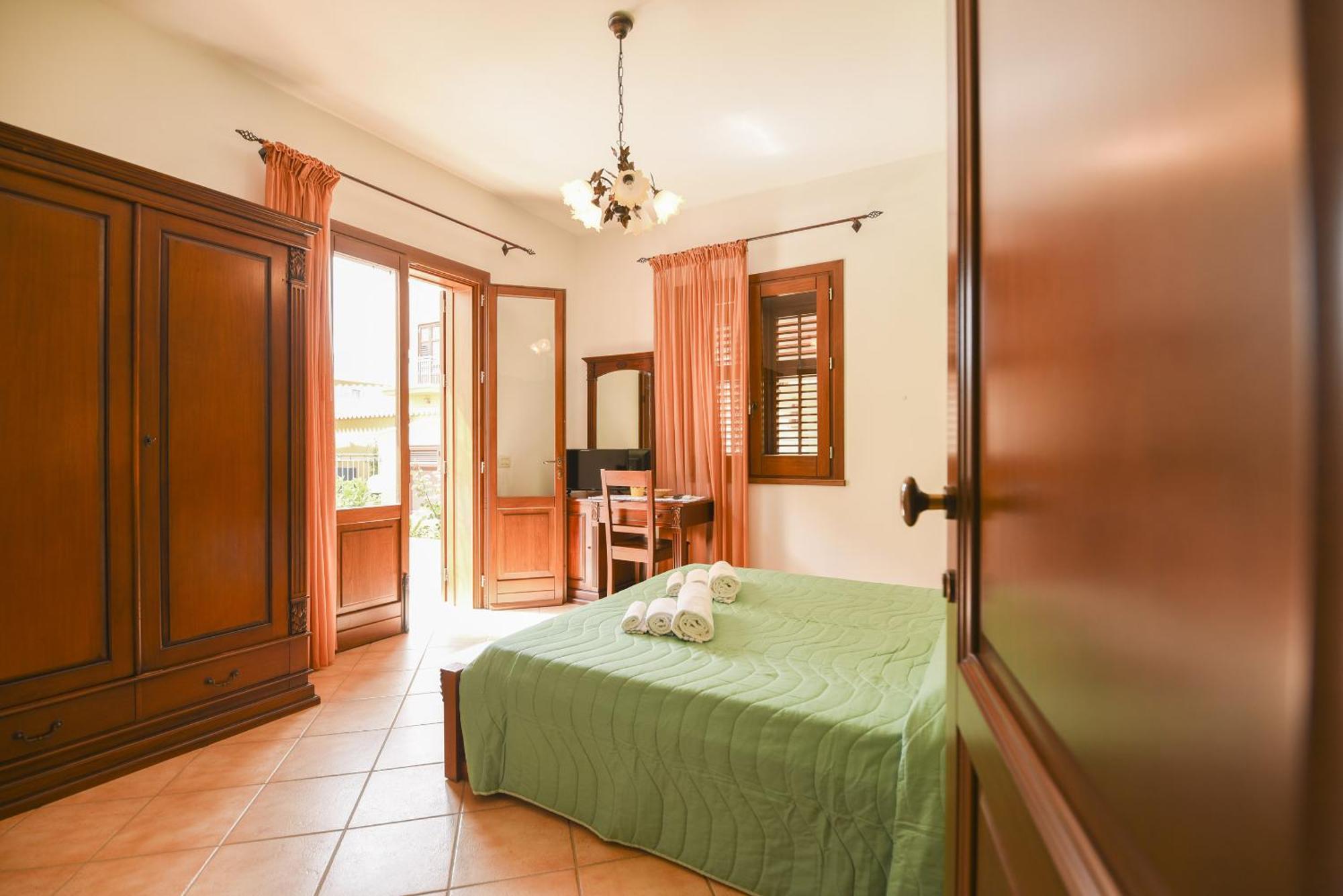 Aurora Castelluzzo Bed & Breakfast Ruang foto