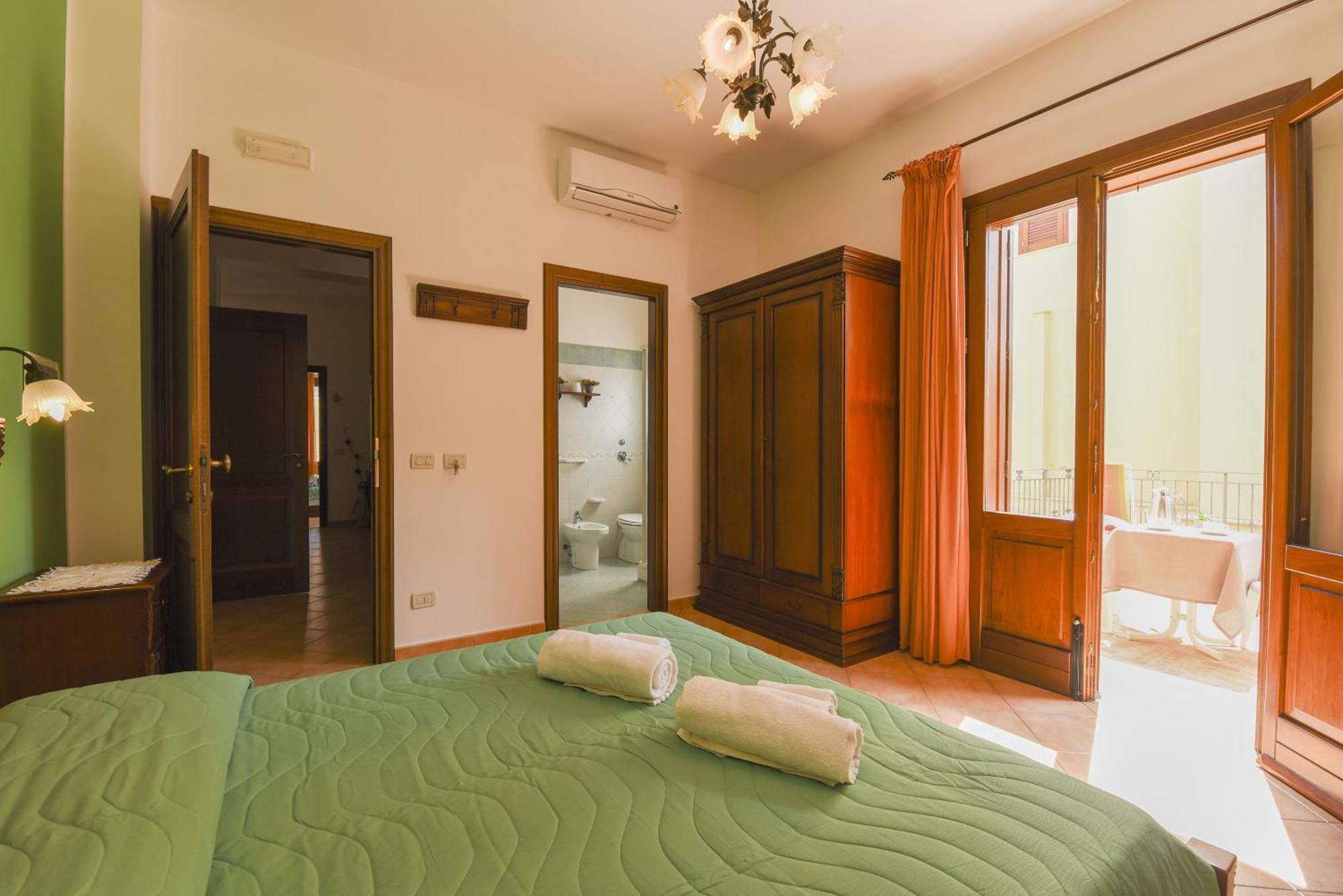 Aurora Castelluzzo Bed & Breakfast Ruang foto