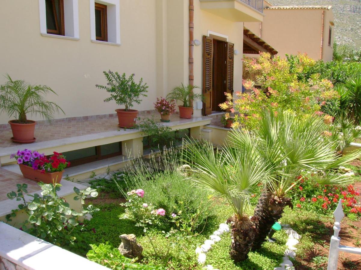 Aurora Castelluzzo Bed & Breakfast Bagian luar foto