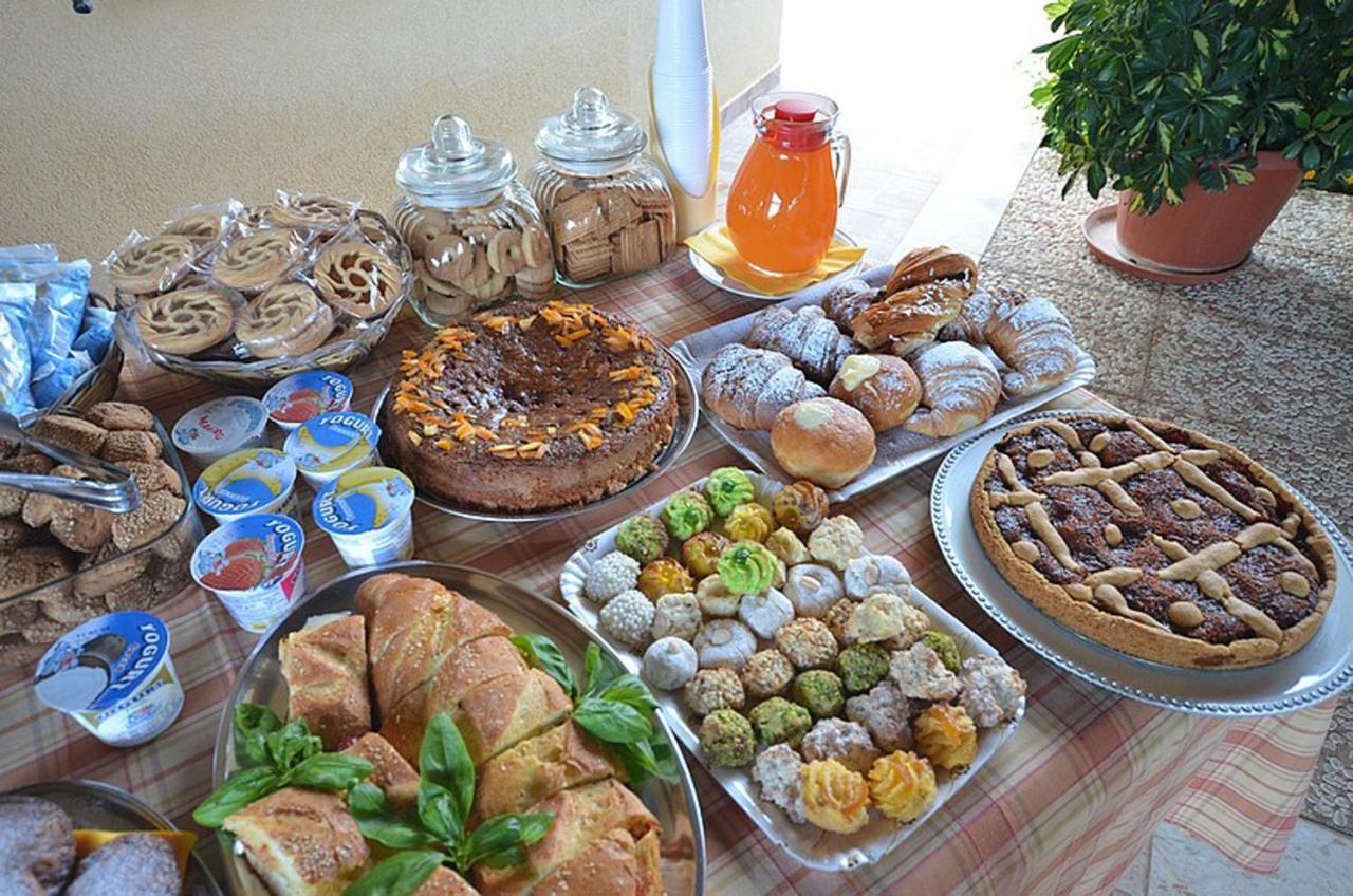 Aurora Castelluzzo Bed & Breakfast Bagian luar foto