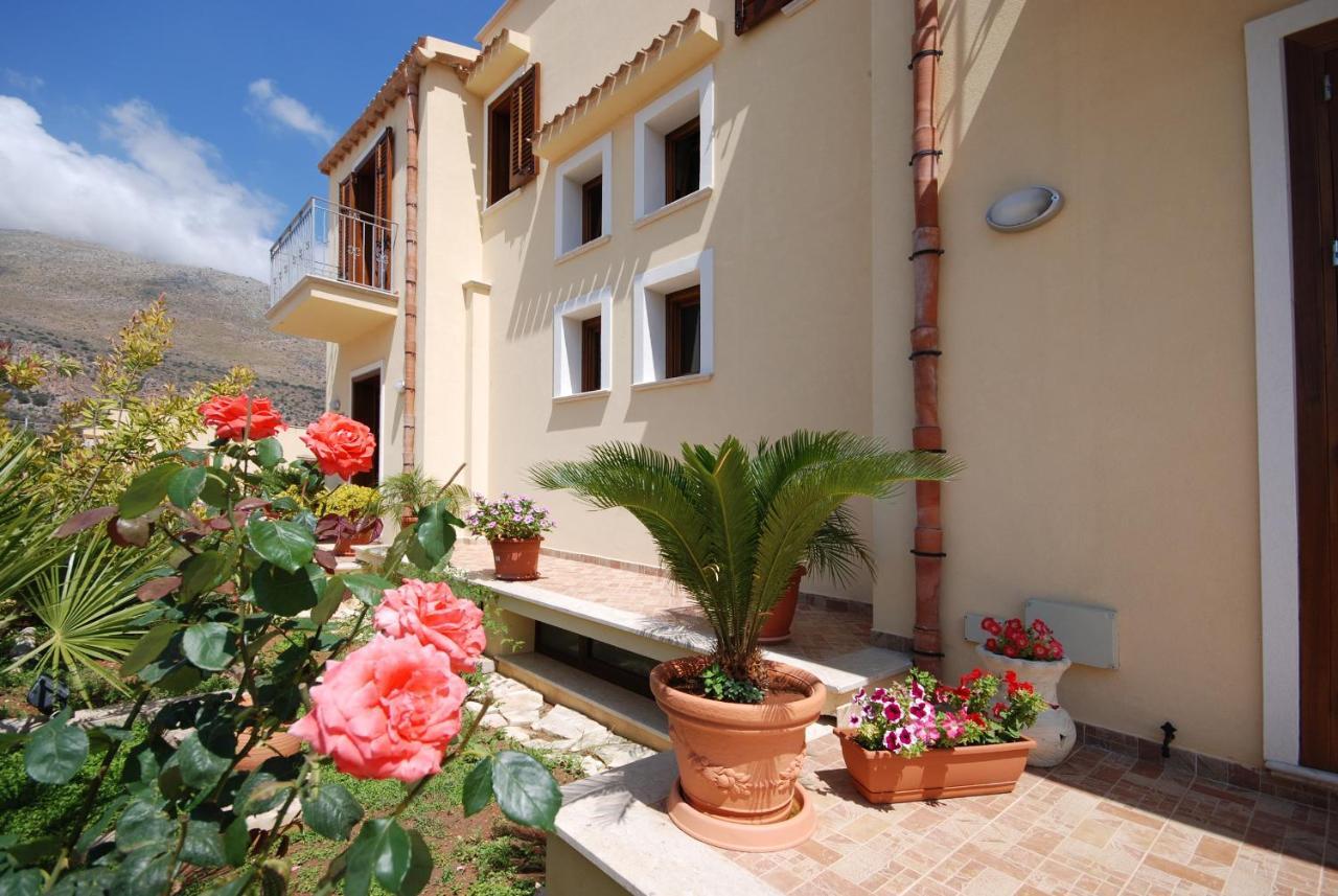 Aurora Castelluzzo Bed & Breakfast Bagian luar foto