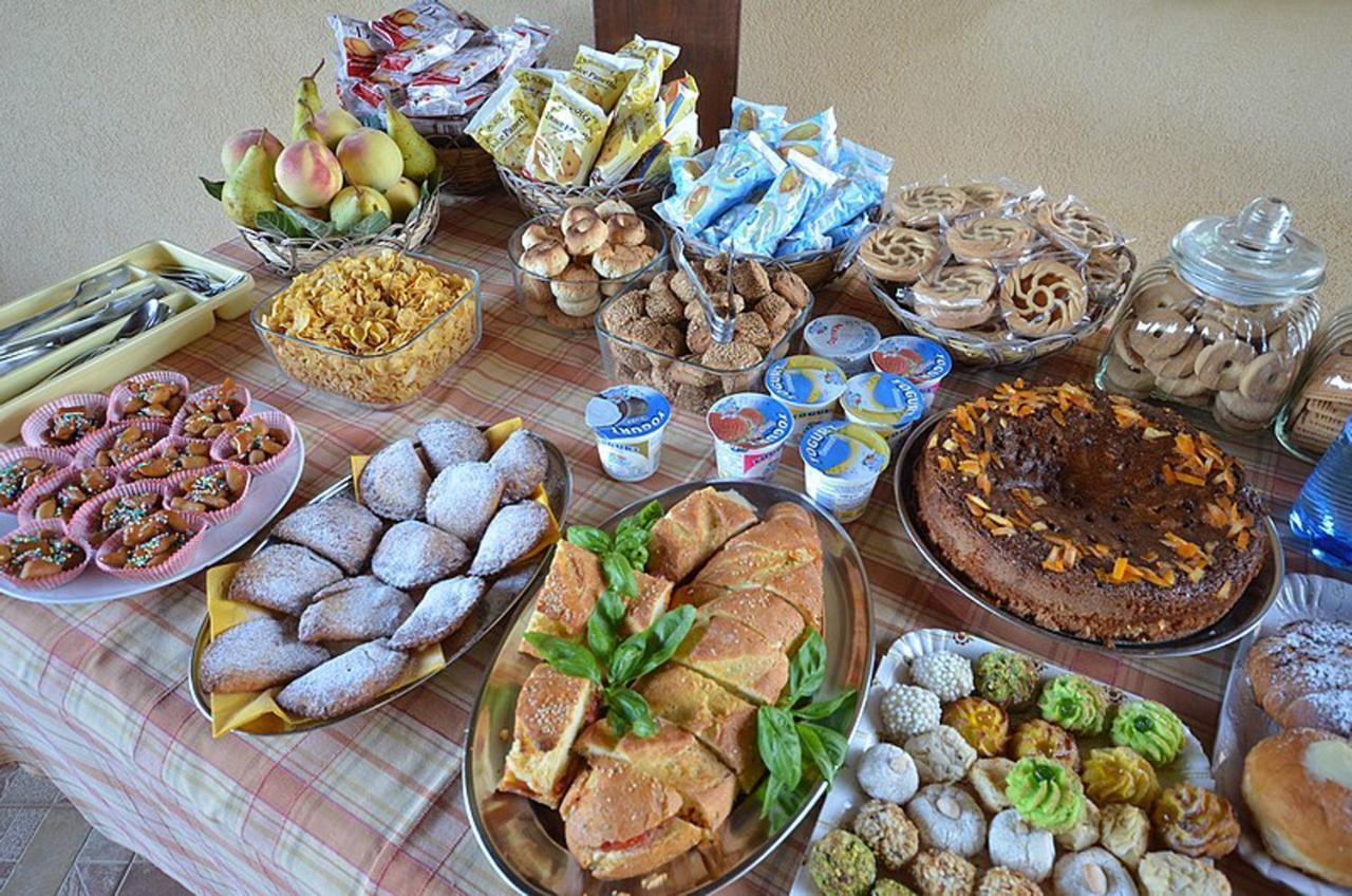 Aurora Castelluzzo Bed & Breakfast Bagian luar foto